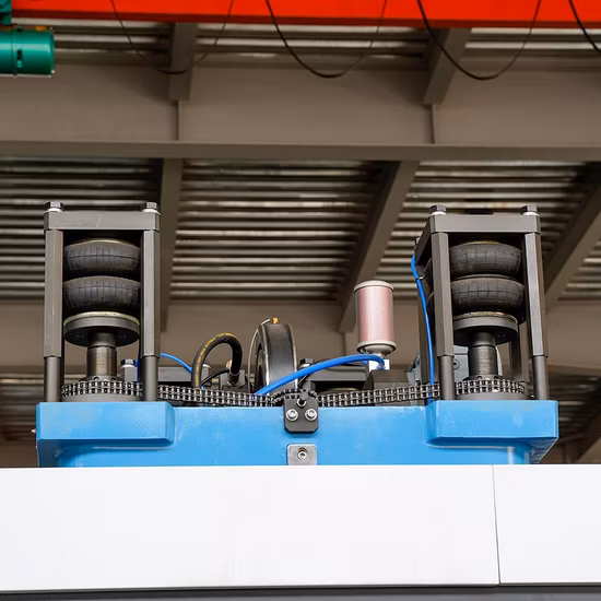 Automatische Thermoformmaschine für Einwegprodukte aus Kunststoff