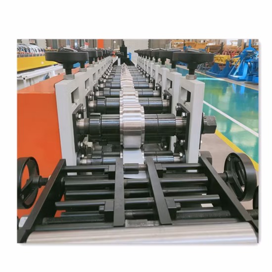 2023 Neue Baumaterial-Lichtstärke-Metallstahlrahmen-Profiliermaschine für Rahmen